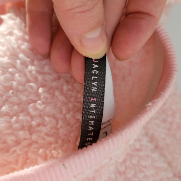 Womens Jaclyn Intimates pink furry top with furry Heart size Large - Picture 7 of 10